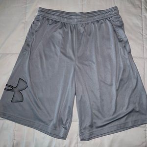 Men's Under Armour Tech Graphic Shorts (Grey/Large)